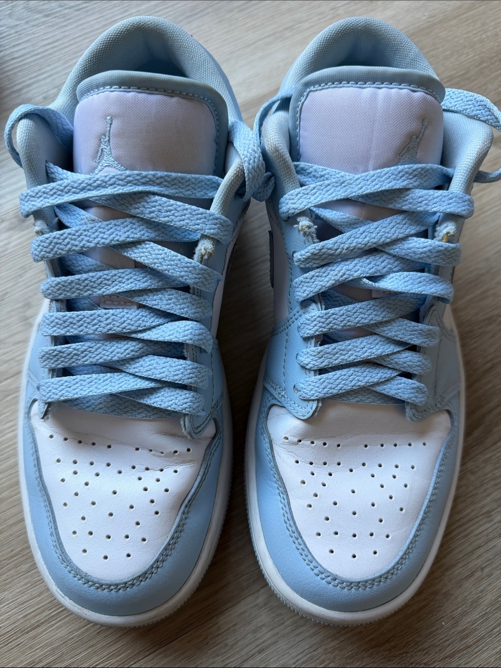 Nike Jordan Low-Top Sneakers in White and Ice Blue - Picture 5 of 12